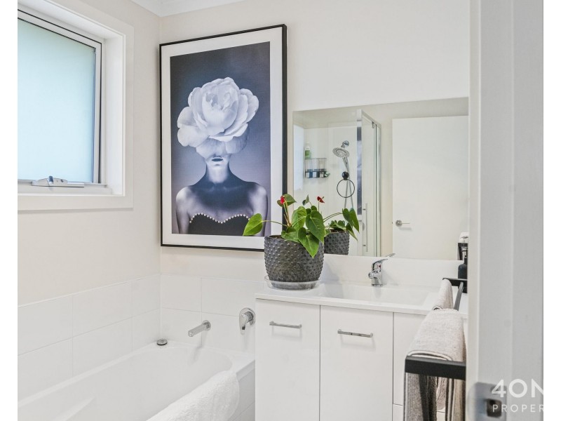 2/21 Hollingsworth Street, Brighton TAS 7030