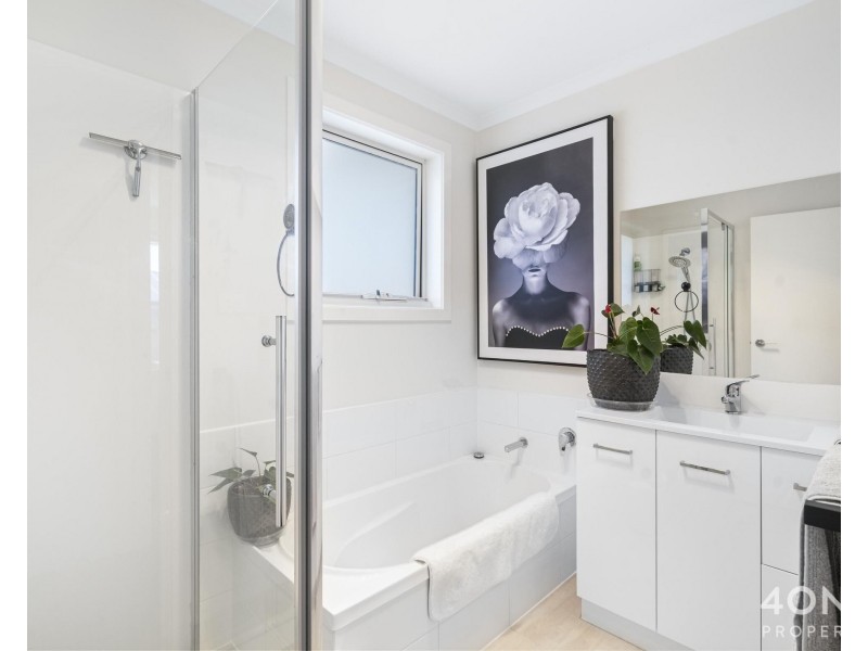 2/21 Hollingsworth Street, Brighton TAS 7030