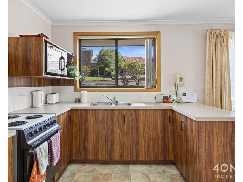 2/2 Fehlrich Court, Granton TAS 7030