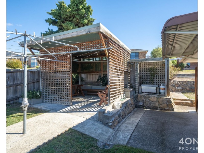 2/2 Fehlrich Court, Granton TAS 7030
