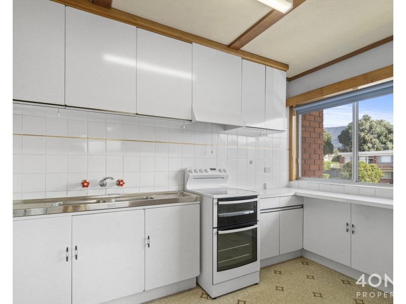 8/17 Queen Street, Sandy Bay TAS 7005