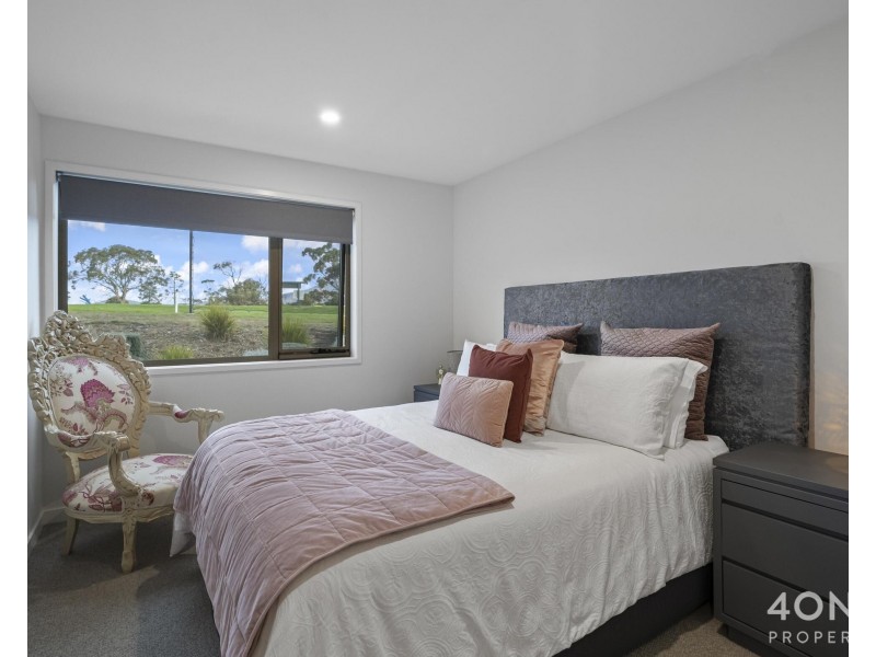 60/1B Bournville Crescent, Claremont TAS 7011