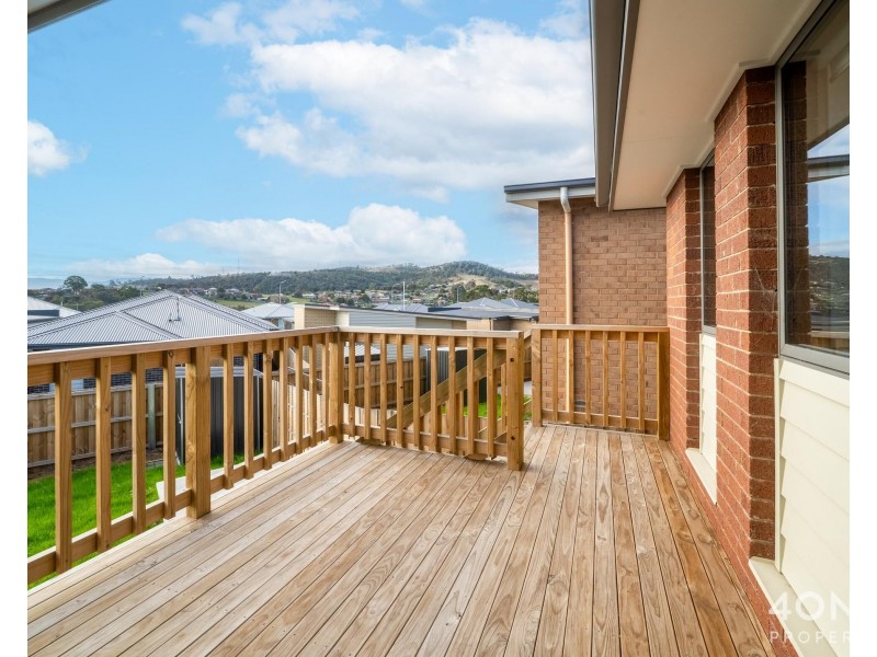 203 Lamprill Circle, Herdsmans Cove TAS 7030