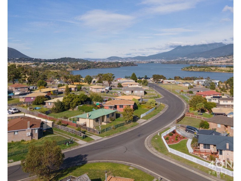 52 Fisher Drive, Herdsmans Cove TAS 7030