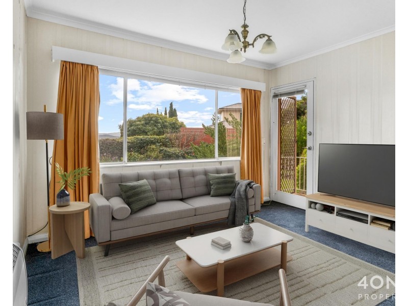 2/2 Mansell Court, Sandy Bay TAS 7005