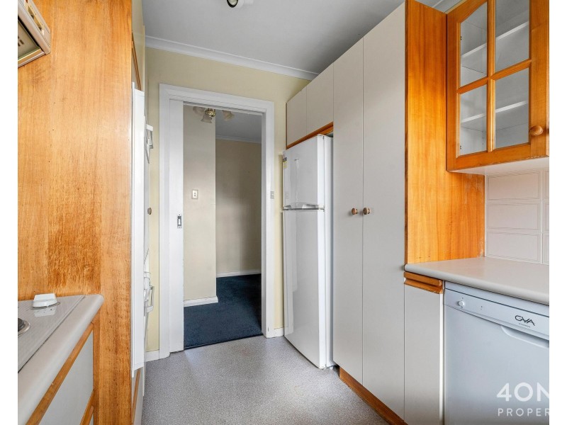 2/2 Mansell Court, Sandy Bay TAS 7005