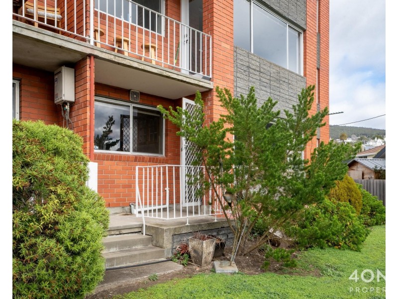 2/2 Mansell Court, Sandy Bay TAS 7005