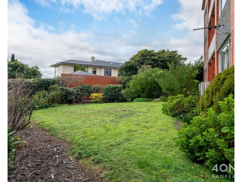 2/2 Mansell Court, Sandy Bay TAS 7005