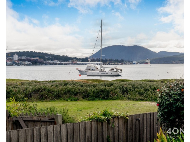 2/2 Mansell Court, Sandy Bay TAS 7005