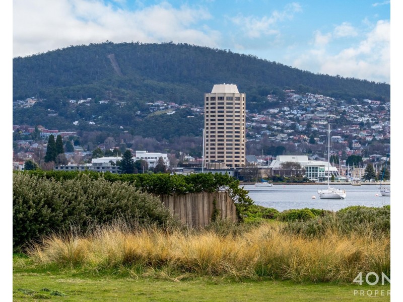 2/2 Mansell Court, Sandy Bay TAS 7005