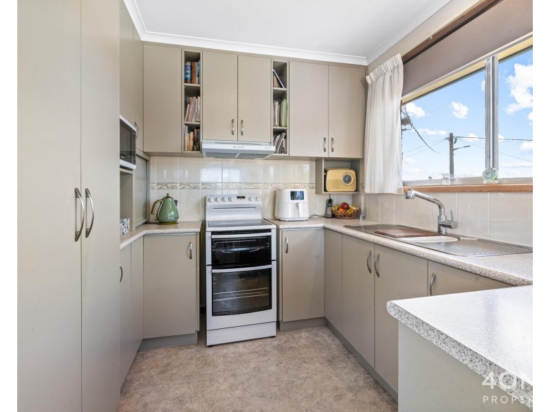 27 Falcon Road, Claremont TAS 7011