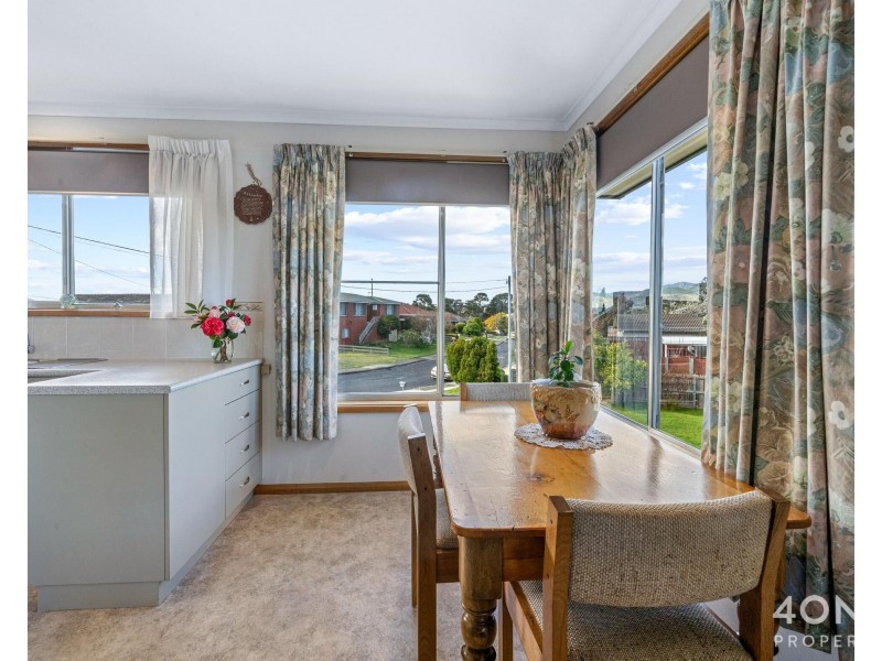 27 Falcon Road, Claremont TAS 7011