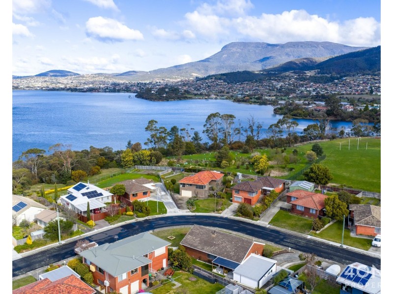 27 Falcon Road, Claremont TAS 7011