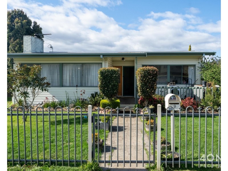 9 Bristol Road, Claremont TAS 7011