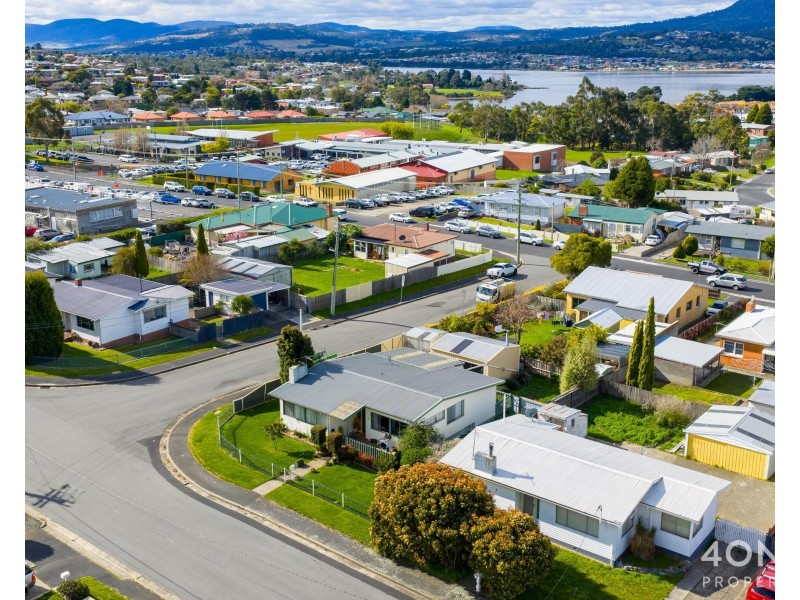 9 Bristol Road, Claremont TAS 7011