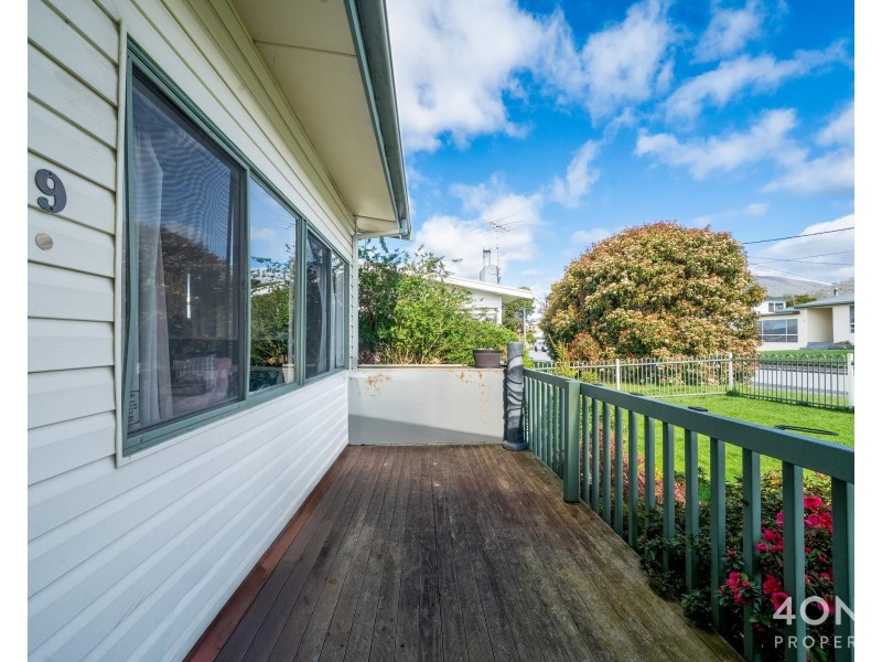 9 Bristol Road, Claremont TAS 7011