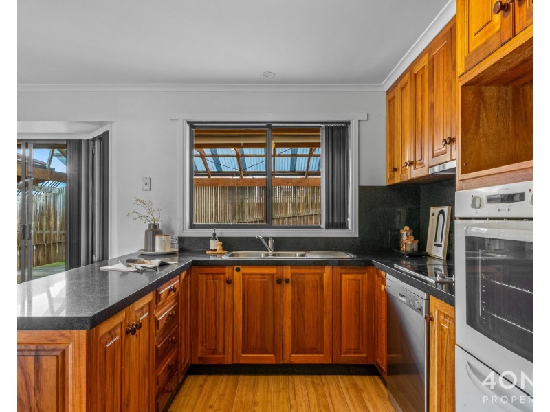 23 Clives Avenue, Old Beach TAS 7017