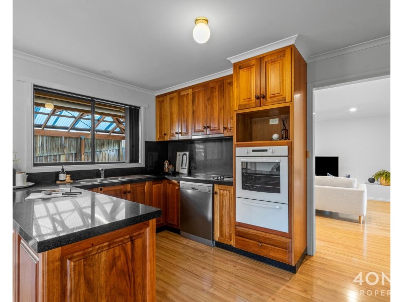 23 Clives Avenue, Old Beach TAS 7017