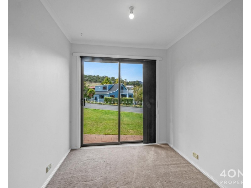 23 Clives Avenue, Old Beach TAS 7017