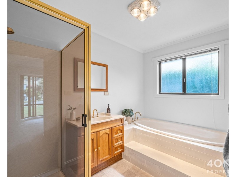 23 Clives Avenue, Old Beach TAS 7017