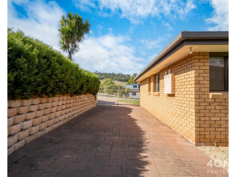 23 Clives Avenue, Old Beach TAS 7017