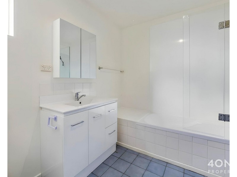 2/10 Bedford Street, New Town TAS 7008