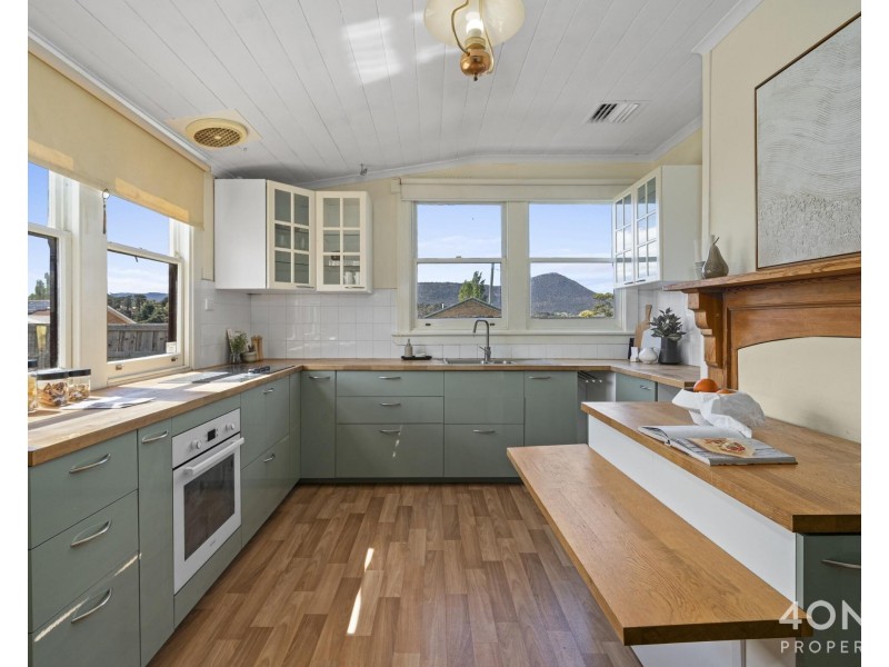 11 Main Road, Claremont TAS 7011