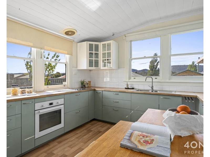 11 Main Road, Claremont TAS 7011