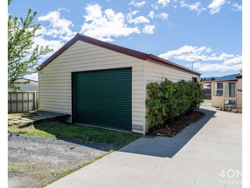 11 Main Road, Claremont TAS 7011