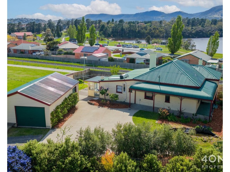 11 Main Road, Claremont TAS 7011