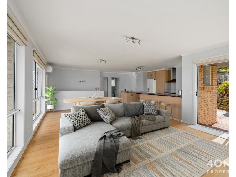 2/1 Cazaly Drive, Chigwell TAS 7011
