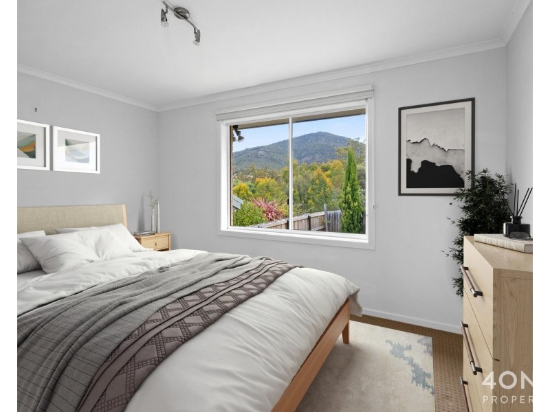2/1 Cazaly Drive, Chigwell TAS 7011