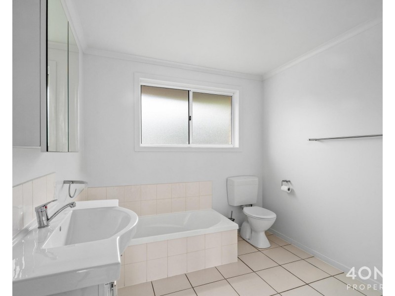 2/1 Cazaly Drive, Chigwell TAS 7011