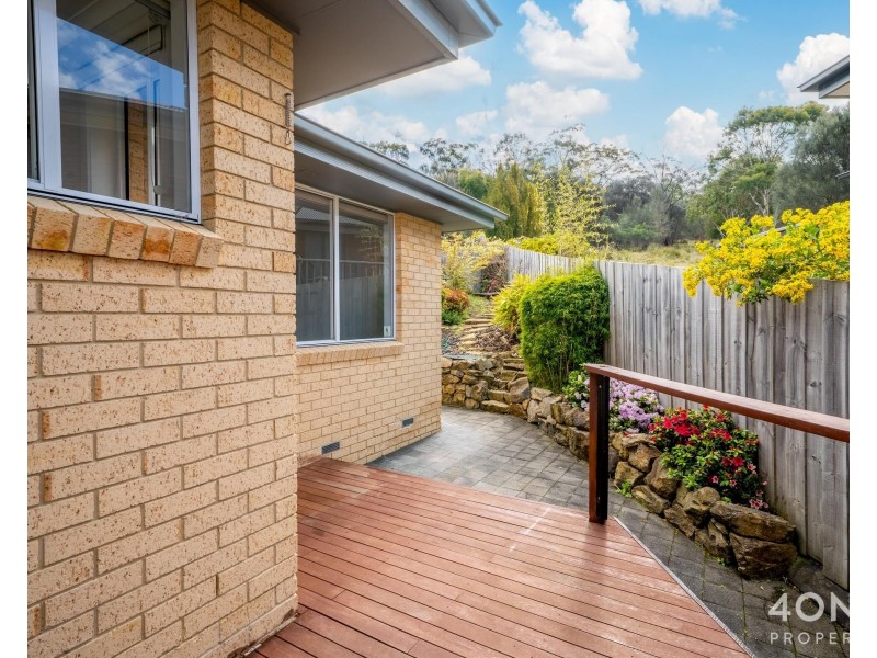 2/1 Cazaly Drive, Chigwell TAS 7011
