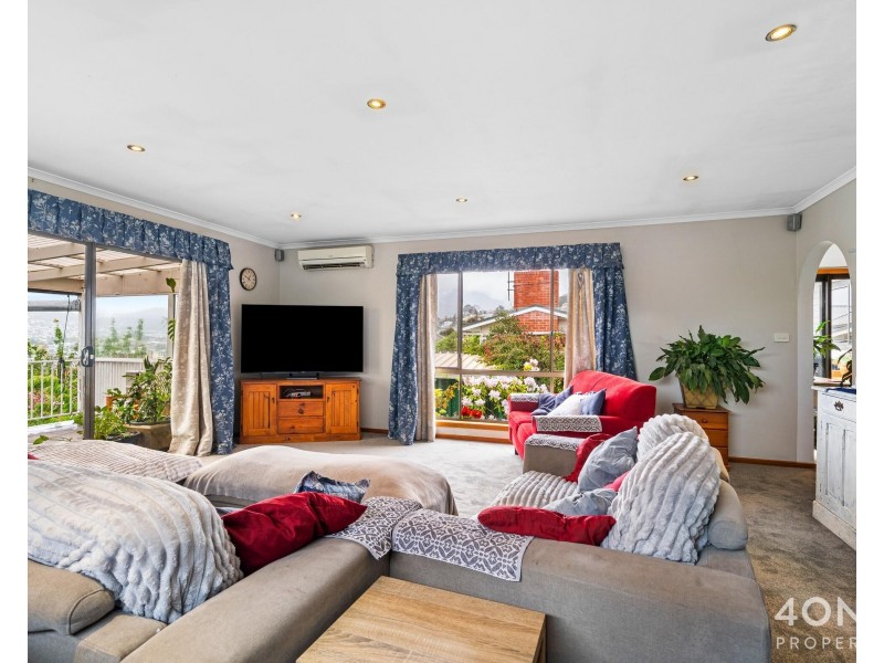 11 Huntley Street, Montrose TAS 7010