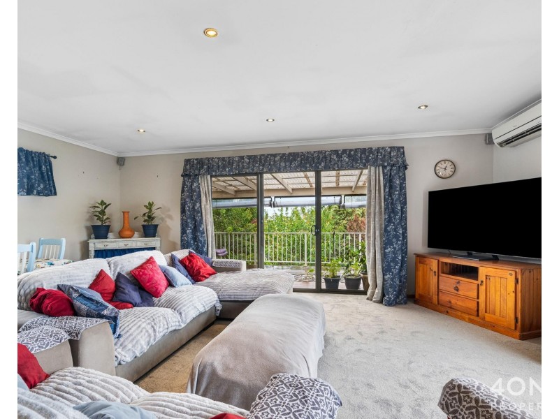 11 Huntley Street, Montrose TAS 7010