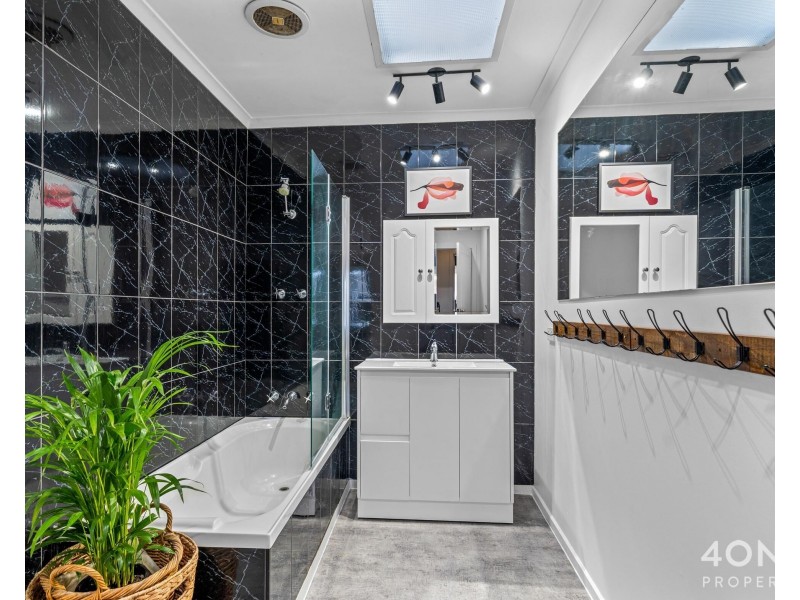 11 Huntley Street, Montrose TAS 7010