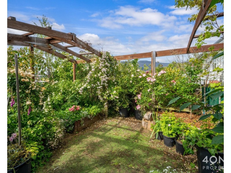 11 Huntley Street, Montrose TAS 7010