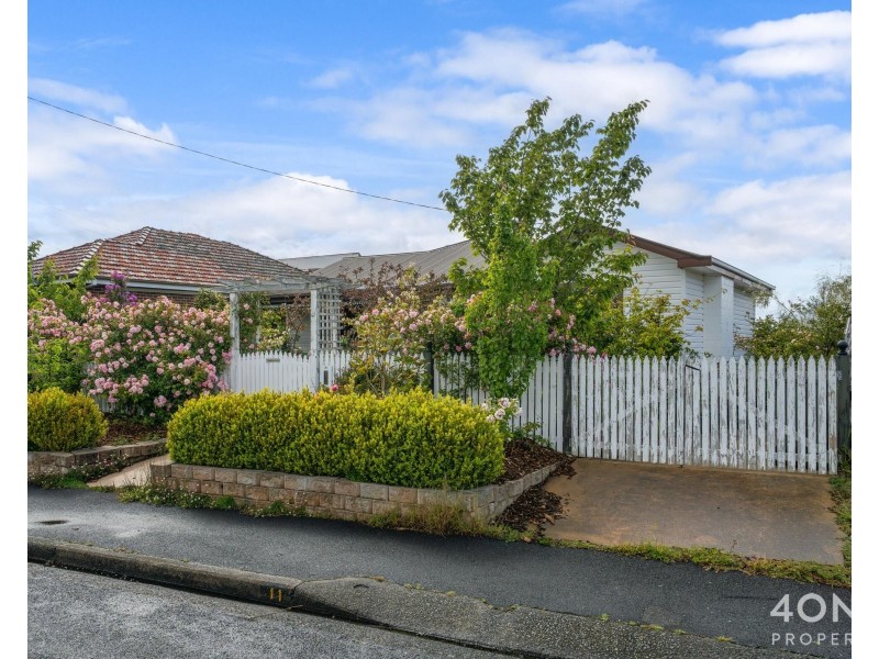 11 Huntley Street, Montrose TAS 7010