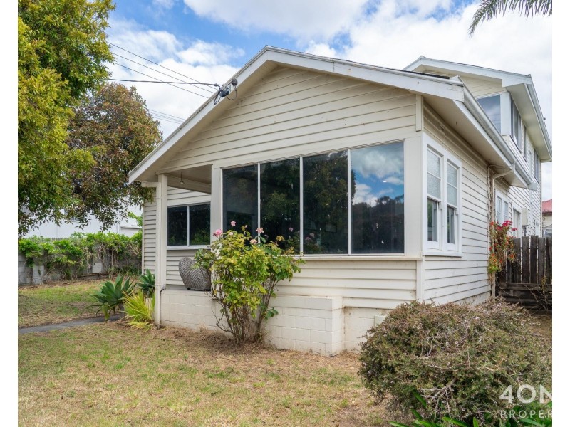 32 Gepp Parade, Derwent Park TAS 7009