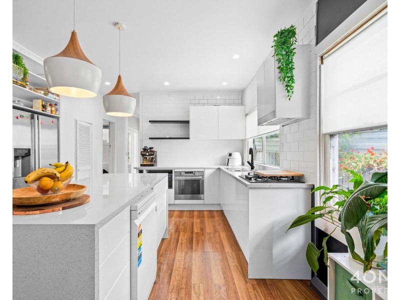 32 Gepp Parade, Derwent Park TAS 7009