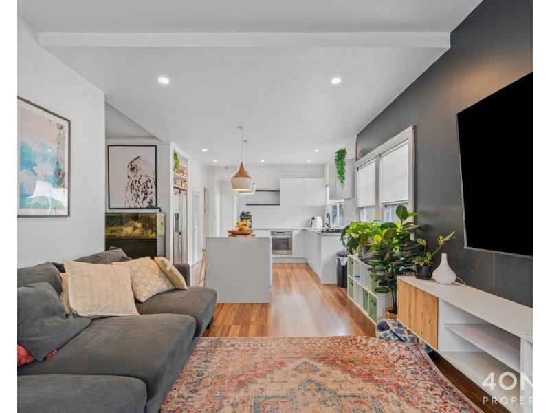 32 Gepp Parade, Derwent Park TAS 7009