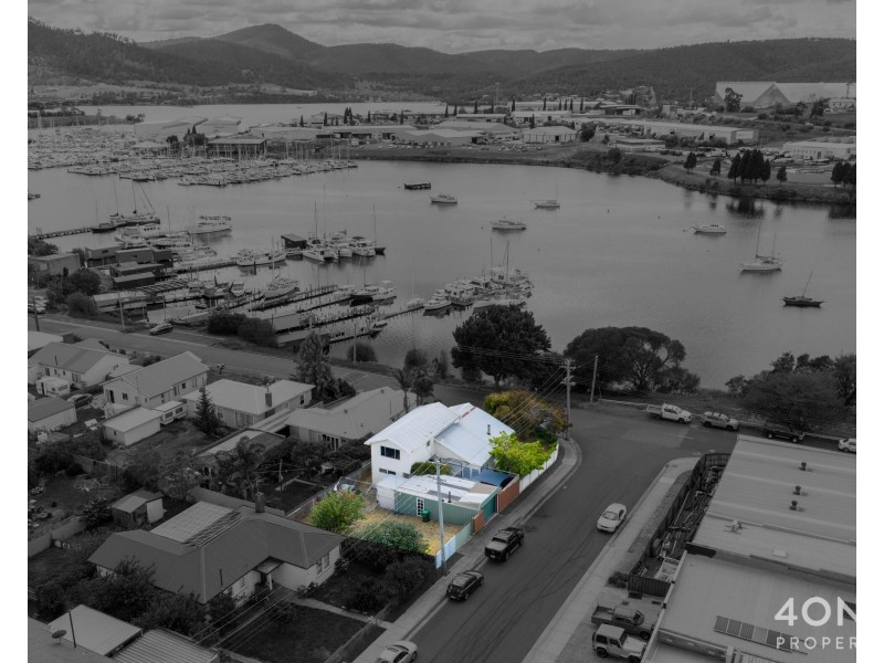 32 Gepp Parade, Derwent Park TAS 7009