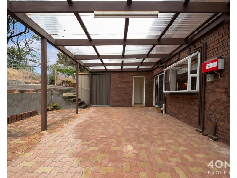 7 Oldham Avenue, New Town TAS 7008