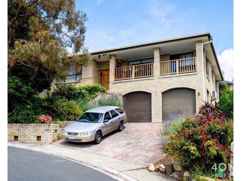 16 Selby Place, Berriedale TAS 7011