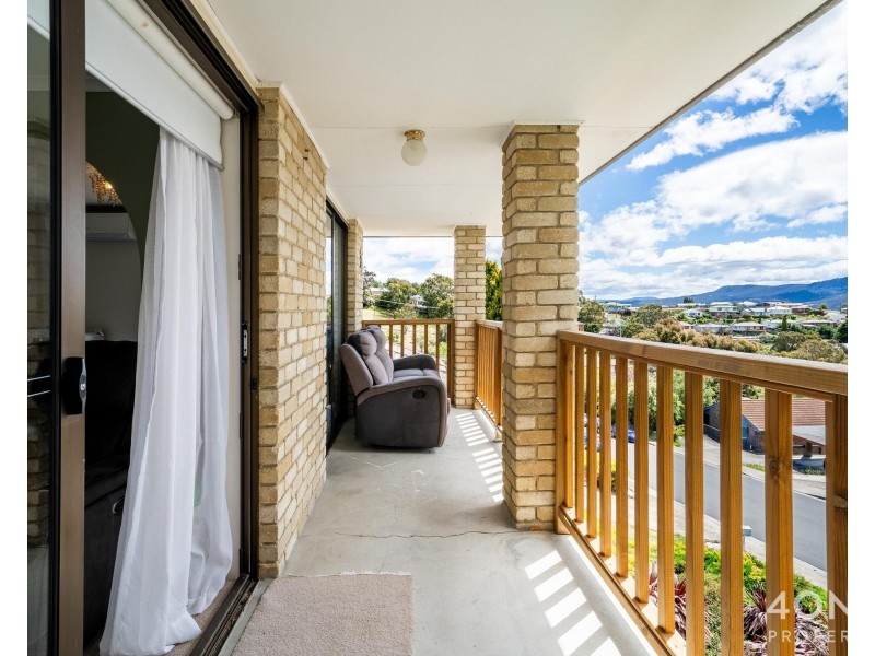 16 Selby Place, Berriedale TAS 7011
