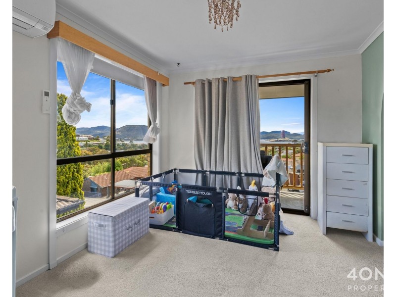 16 Selby Place, Berriedale TAS 7011