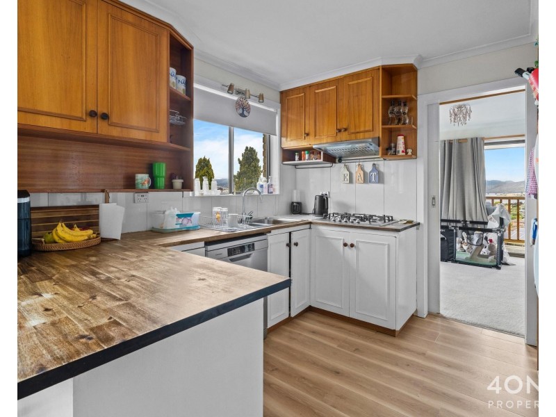 16 Selby Place, Berriedale TAS 7011