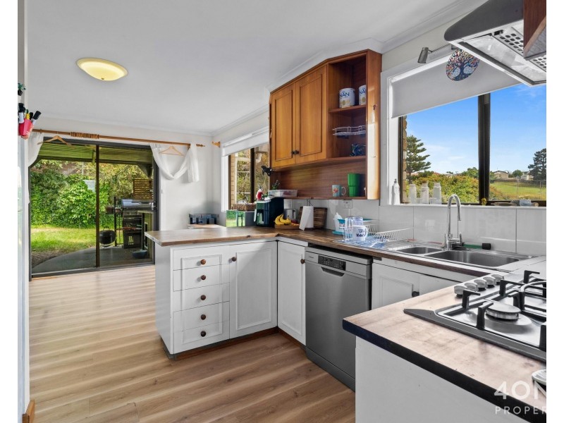 16 Selby Place, Berriedale TAS 7011