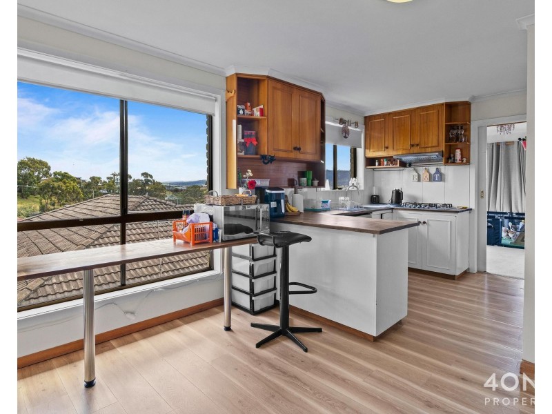 16 Selby Place, Berriedale TAS 7011